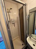 Pinegrove Hotel