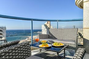 Full Sea View on The Beach With Balcony