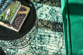 Full Sea View on The Beach With Balcony