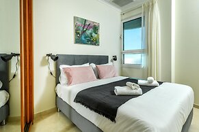 Full Sea View on The Beach With Balcony