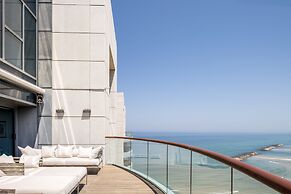 Panoramic Sea View W Pool & Gym Access