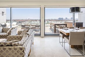 Panoramic Sea View W Pool & Gym Access