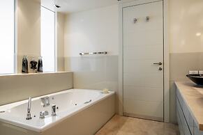 Panoramic Sea View W Pool & Gym Access