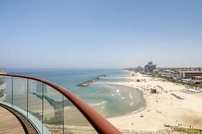 Panoramic Sea View W Pool & Gym Access