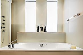 Panoramic Sea View W Pool & Gym Access