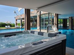 Atlantica Mikri Poli Crete