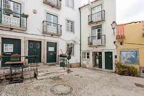 Alfama Charming Apartment, By TimeCooler