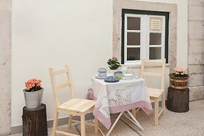 Alfama Charming Apartment, By TimeCooler