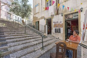 Spacious Alfama Duplex, By TimeCooler