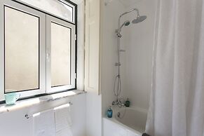 Spacious Alfama Duplex, By TimeCooler