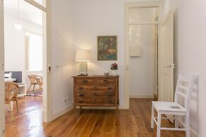Spacious Alfama Duplex, By TimeCooler