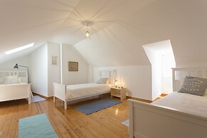 Spacious Alfama Duplex, By TimeCooler