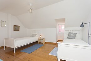 Spacious Alfama Duplex, By TimeCooler