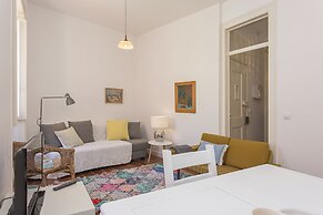 Spacious Alfama Duplex, By TimeCooler