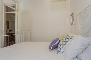 Spacious Alfama Duplex, By TimeCooler