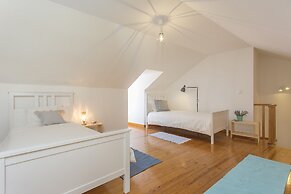 Spacious Alfama Duplex, By TimeCooler