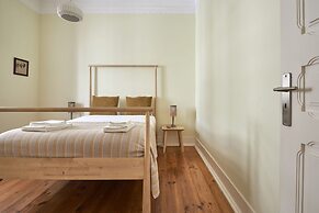 Renovated Spacious Baixa Apartment, By TimeCooler