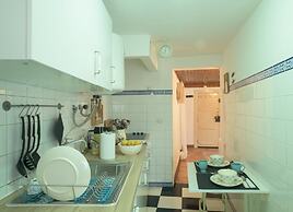 Light Filled Apartment near Chiado, By TimeCooler