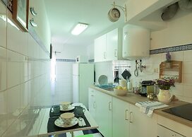 Light Filled Apartment near Chiado, By TimeCooler