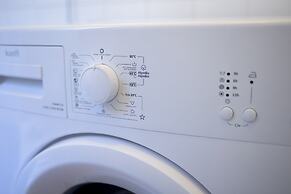 Spacious Bairro Alto Apartment + Courtyard, By TimeCooler