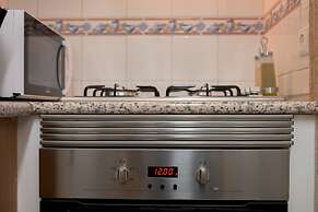 Spacious Bairro Alto Apartment + Courtyard, By TimeCooler