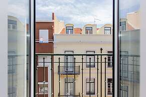 Typical Light Filled Graça Apartment, By TimeCooler