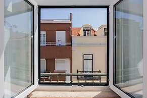 Typical Light Filled Graça Apartment, By TimeCooler