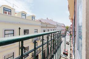 Typical Light Filled Graça Apartment, By TimeCooler