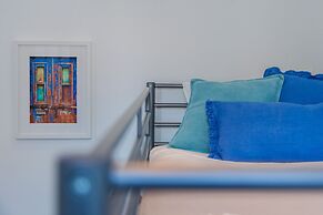 Typical Light Filled Graça Apartment, By TimeCooler