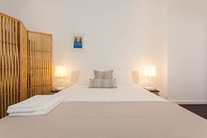 Typical Light Filled Graça Apartment, By TimeCooler