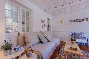 Alfama Sunny & Typical Apartment, By TimeCooler