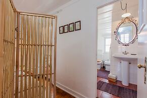 Alfama Sunny & Typical Apartment, By TimeCooler