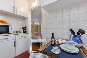 Alfama Sunny & Typical Apartment, By TimeCooler