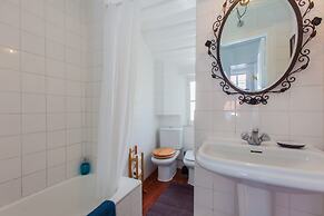 Alfama Sunny & Typical Apartment, By TimeCooler