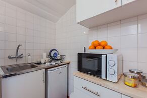 Alfama Sunny & Typical Apartment, By TimeCooler