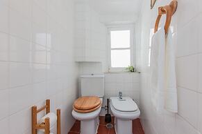 Alfama Sunny & Typical Apartment, By TimeCooler