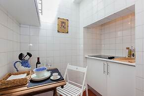 Alfama Sunny & Typical Apartment, By TimeCooler