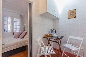 Alfama Sunny & Typical Apartment, By TimeCooler