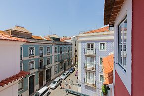 Alfama Sunny & Typical Apartment, By TimeCooler