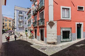 Alfama Sunny & Typical Apartment, By TimeCooler