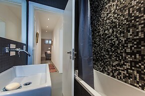 Renovated Apartment w/ Private Courtyard, By TimeCooler