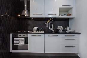 Renovated Apartment w/ Private Courtyard, By TimeCooler