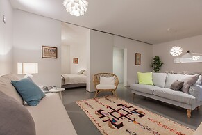 Renovated Apartment w/ Private Courtyard, By TimeCooler