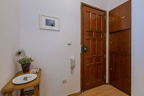 Light Filled Apartment, By TimeCooler