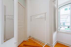 Spacious, Bright and Sunny Apartment, By TimeCooler