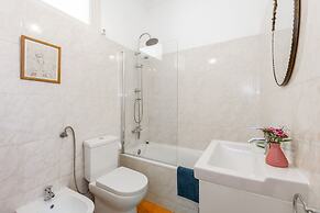 Spacious, Bright and Sunny Apartment, By TimeCooler