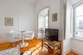 Spacious, Bright and Sunny Apartment, By TimeCooler