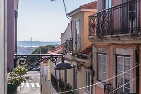 Spacious, Bright and Sunny Apartment, By TimeCooler