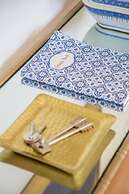 Sunny, Bright and Quiet Apartment, By TimeCooler