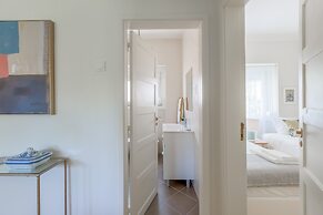 Sunny, Bright and Quiet Apartment, By TimeCooler